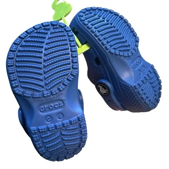 NWT Toddlers Unisex Navy Blue Crocs Toddler Size 4 - Picture 3 of 3